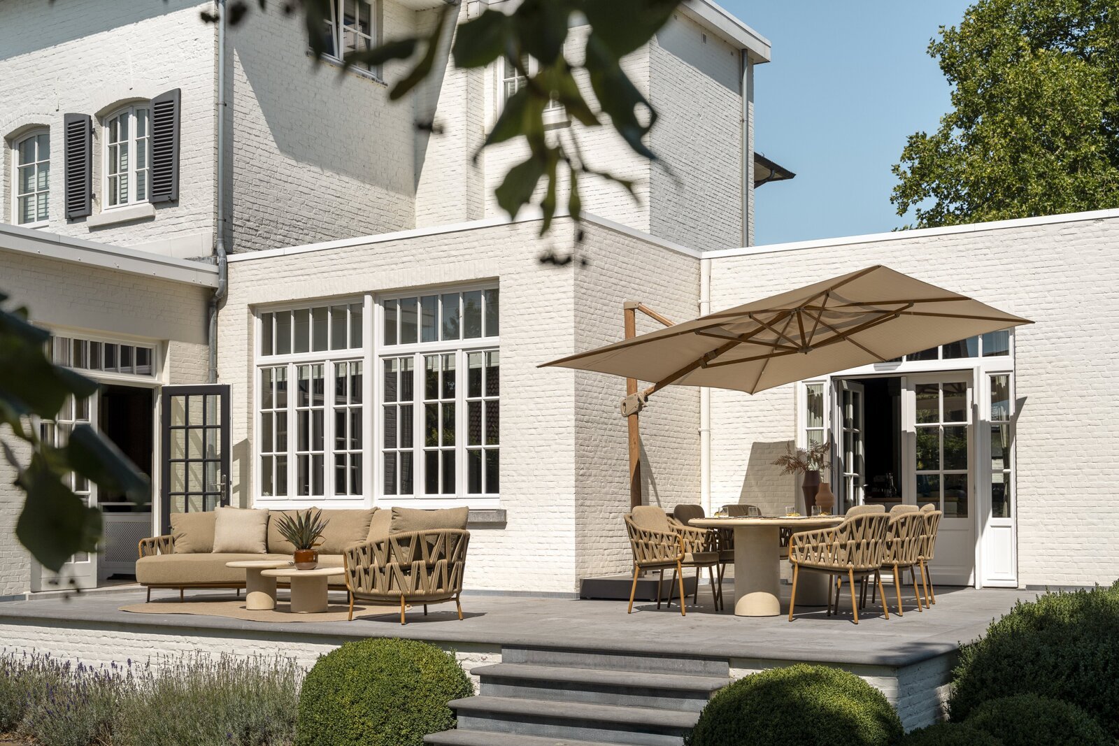 Biarritz chaise longue set and dining set 01.jpg