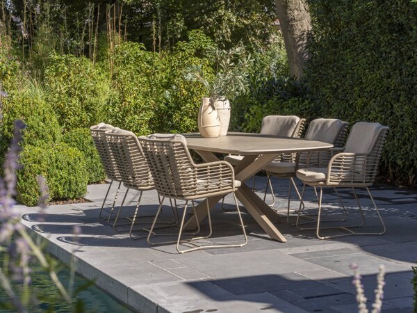 Fabrice dining set Latte with Prado barrel table ceramic outdoor 01.jpg