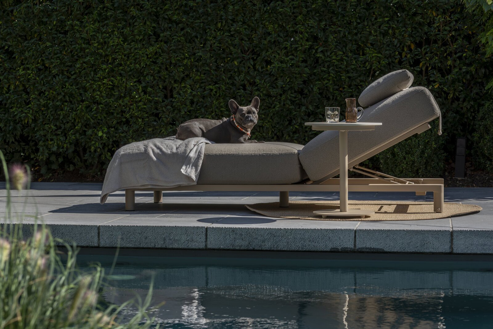 Madeira sunbed Latte with Boaz side table outdoor 06.jpg