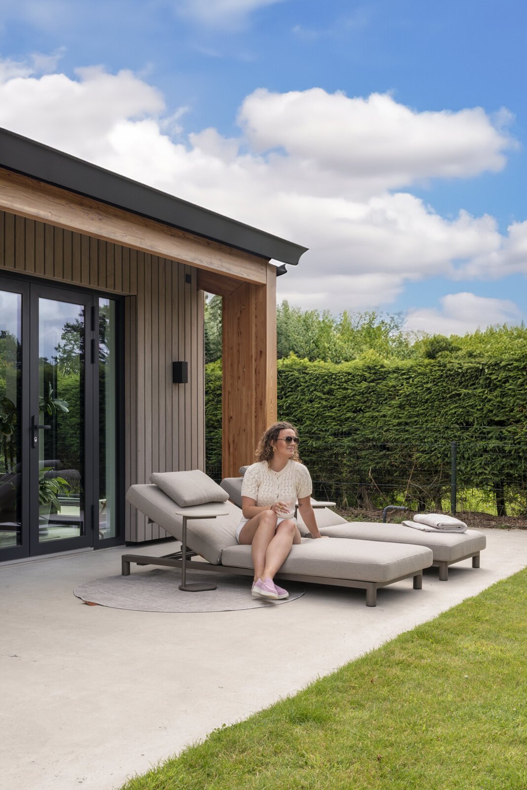 Madeira sunbeds Terre with Sofie support tables _01.jpg