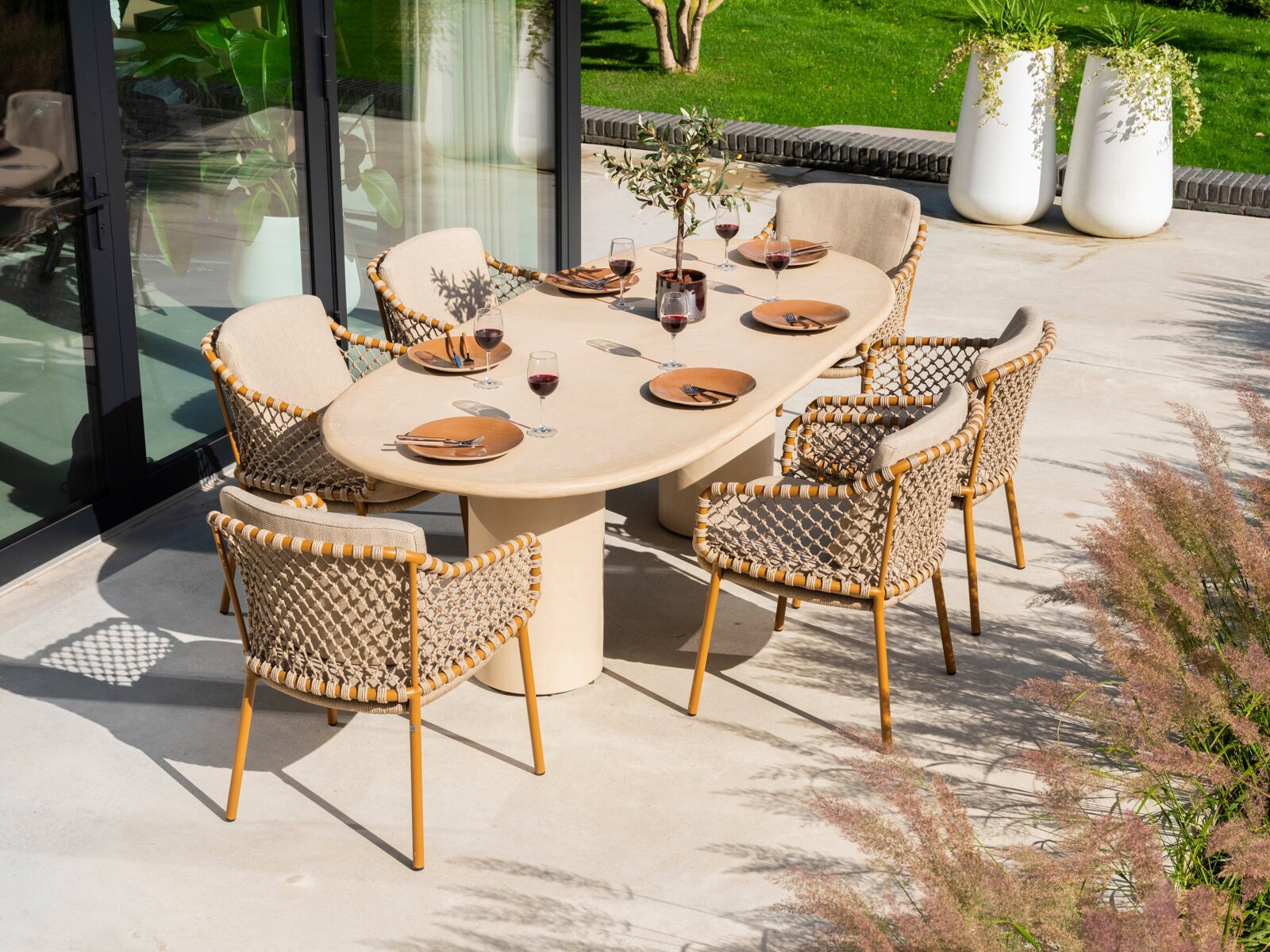 Martinique dining set with Hampton table 01.jpg