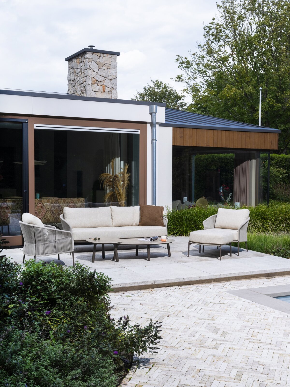 Florence loungeset terre with Salute tables 03.jpg