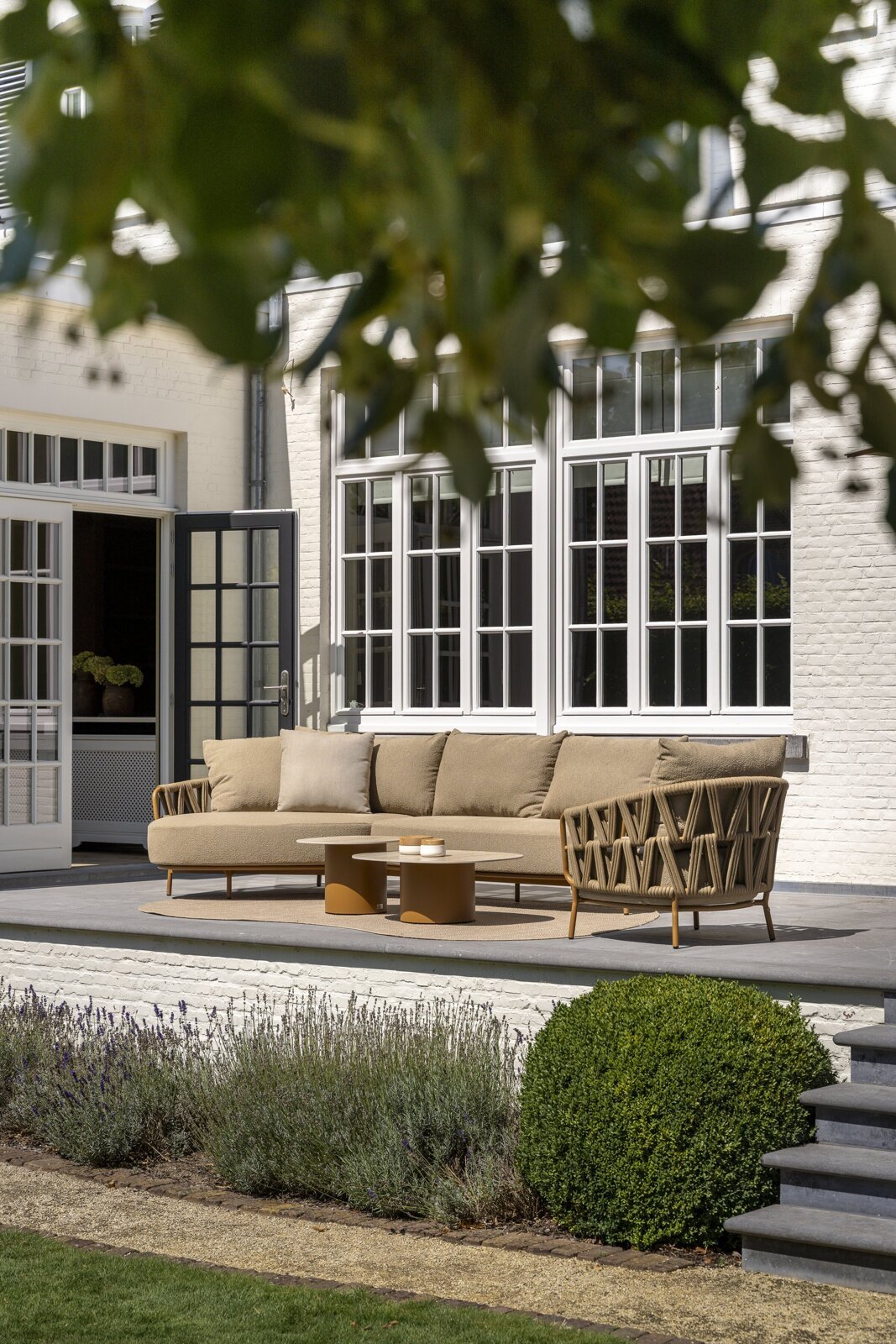 Biarritz chaise longue set with Sofie tables 03.jpg