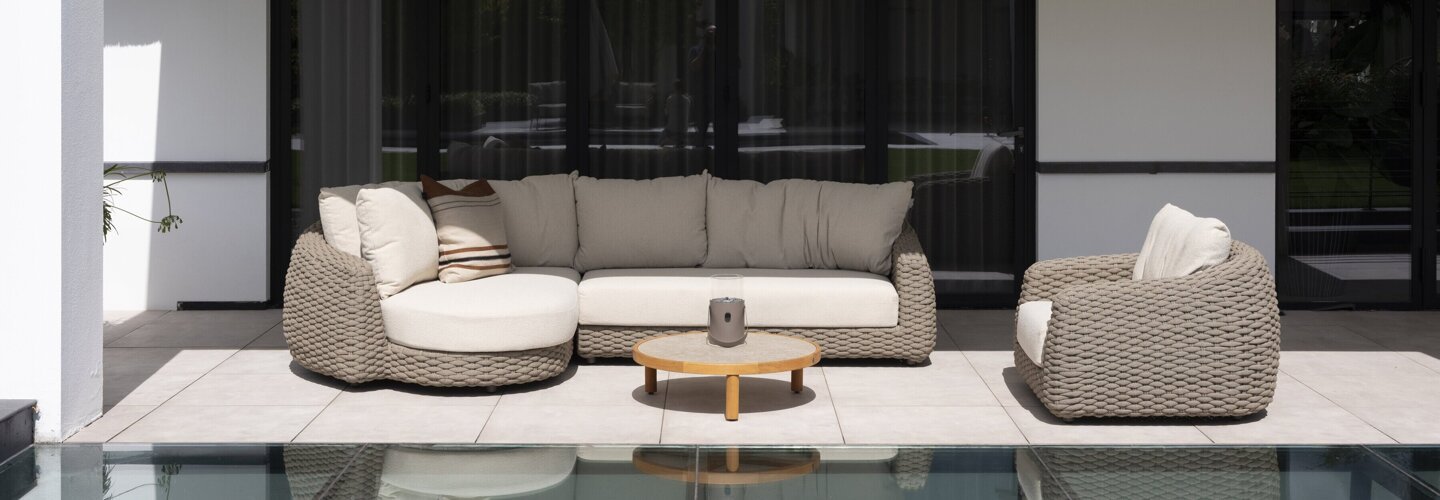 Maxime modular chaise lounge set with living chair and Finn ceramic table 60cm outdoor 01.jpg