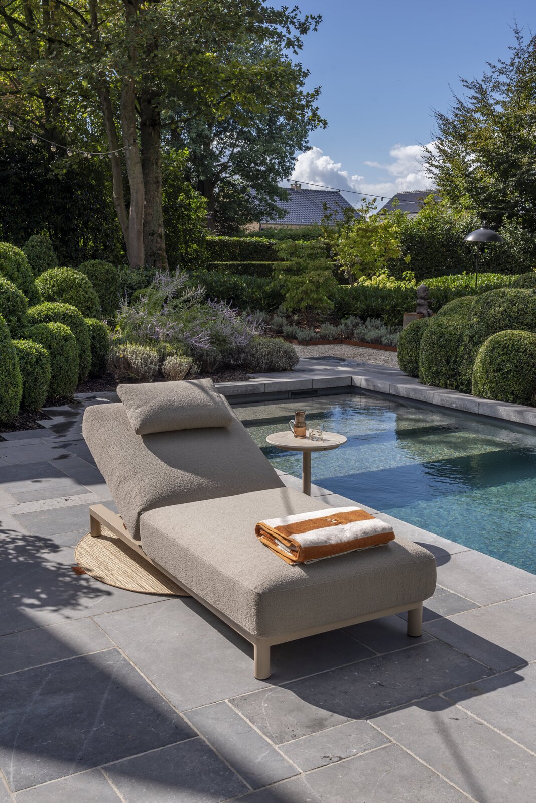 Madeira sunbed Latte with Boaz side table outdoor 01.jpg