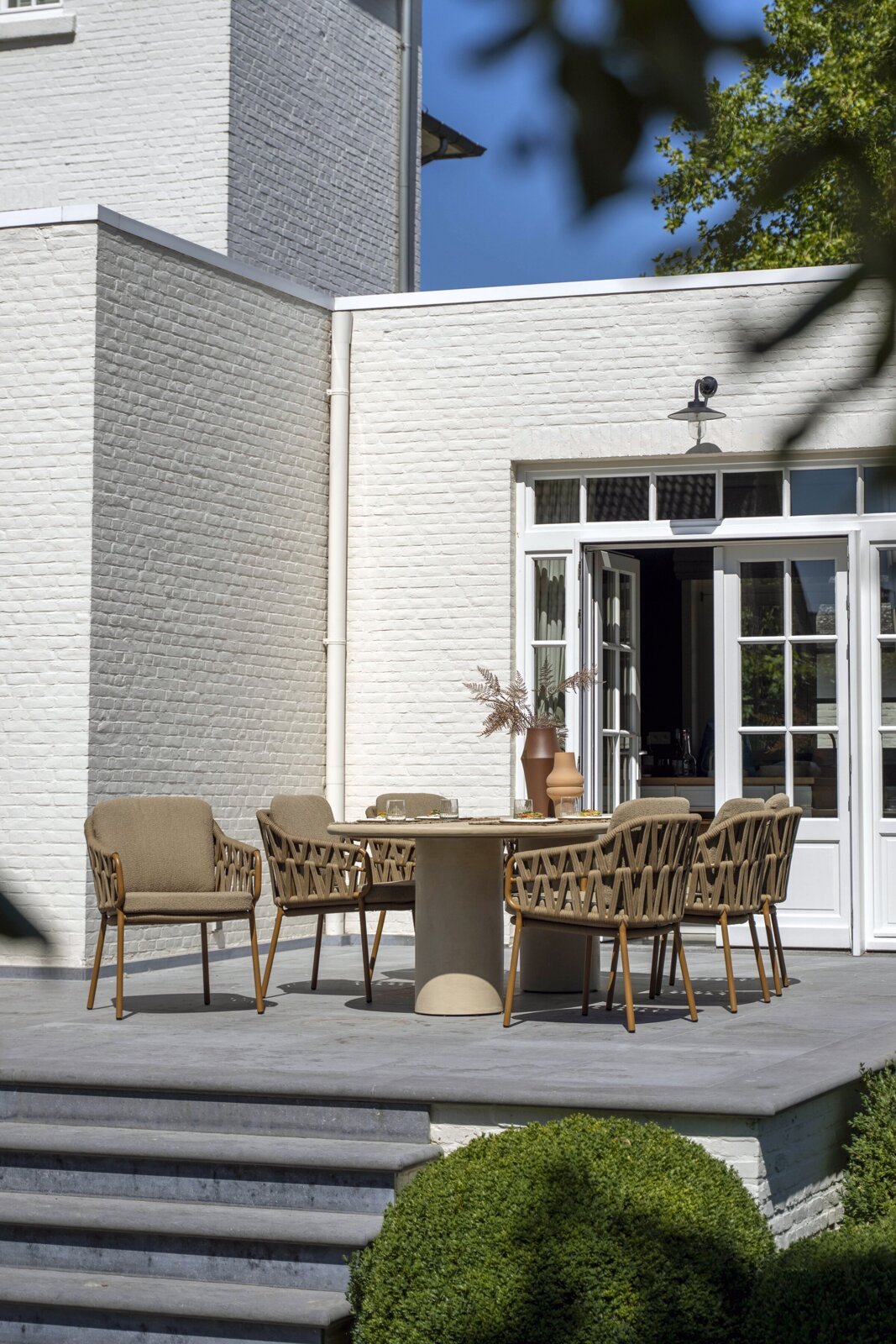 Biarritz dining set with Hampton table 02 (1).jpg