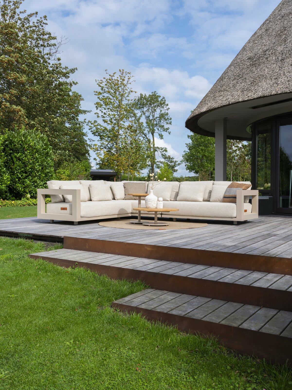 Metropolitan modular corner set Latte with Volta tables Latte outdoor 02 (1).jpg