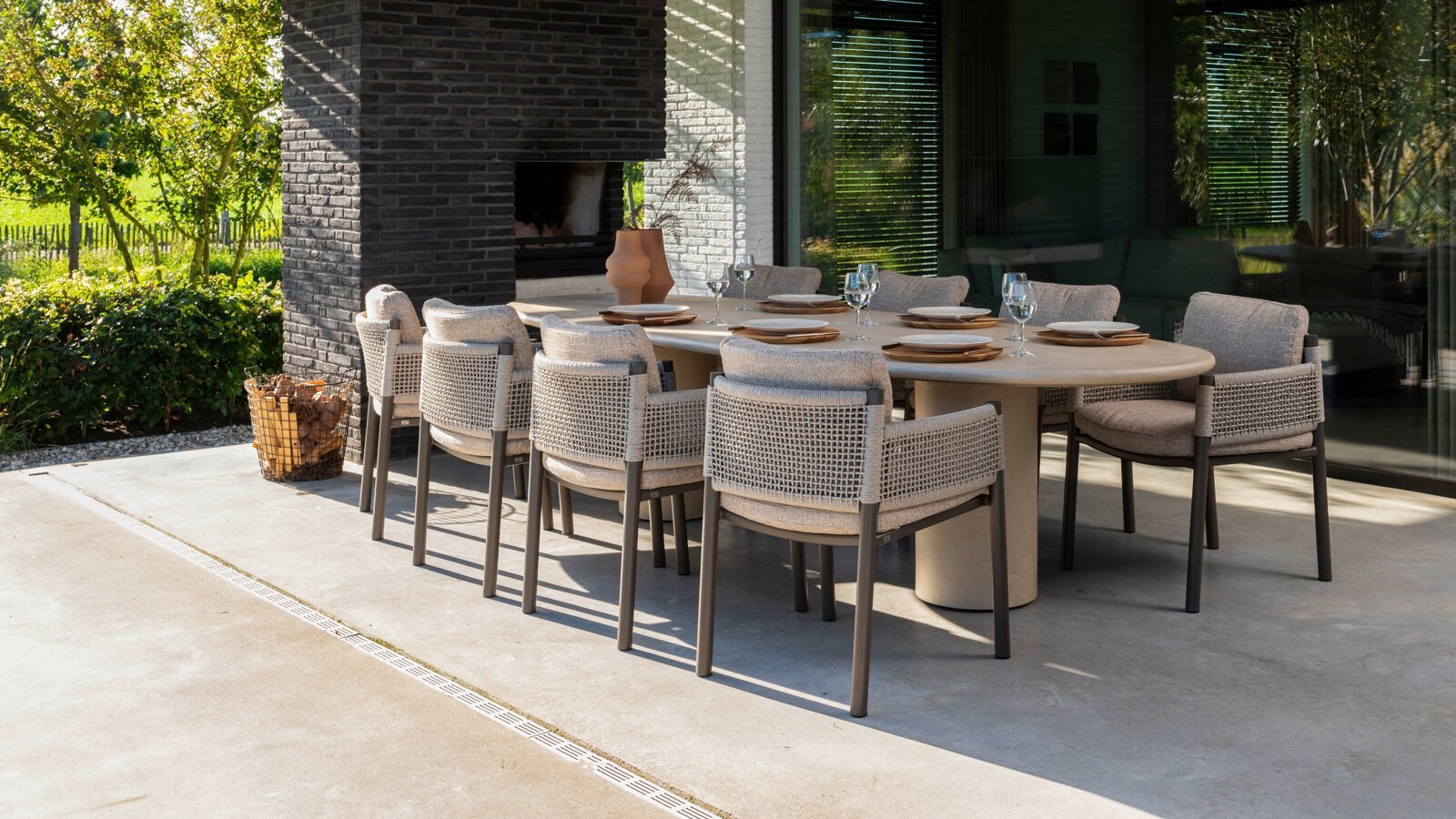 Savanne dining set with Hampton 300cm table 01