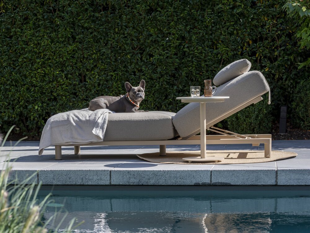 Madeira sunbed Latte with Boaz side table outdoor 07.jpg
