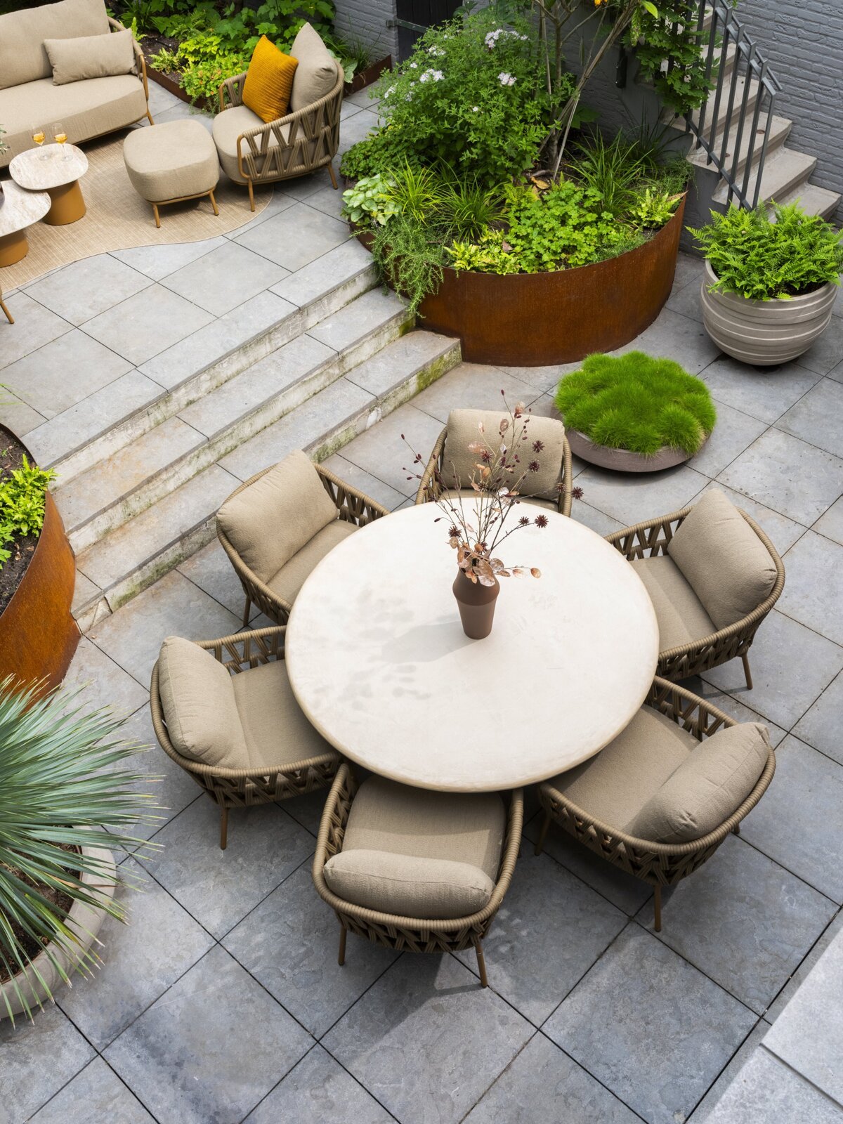 Biarritz low dining set with Hampton table 01.jpg