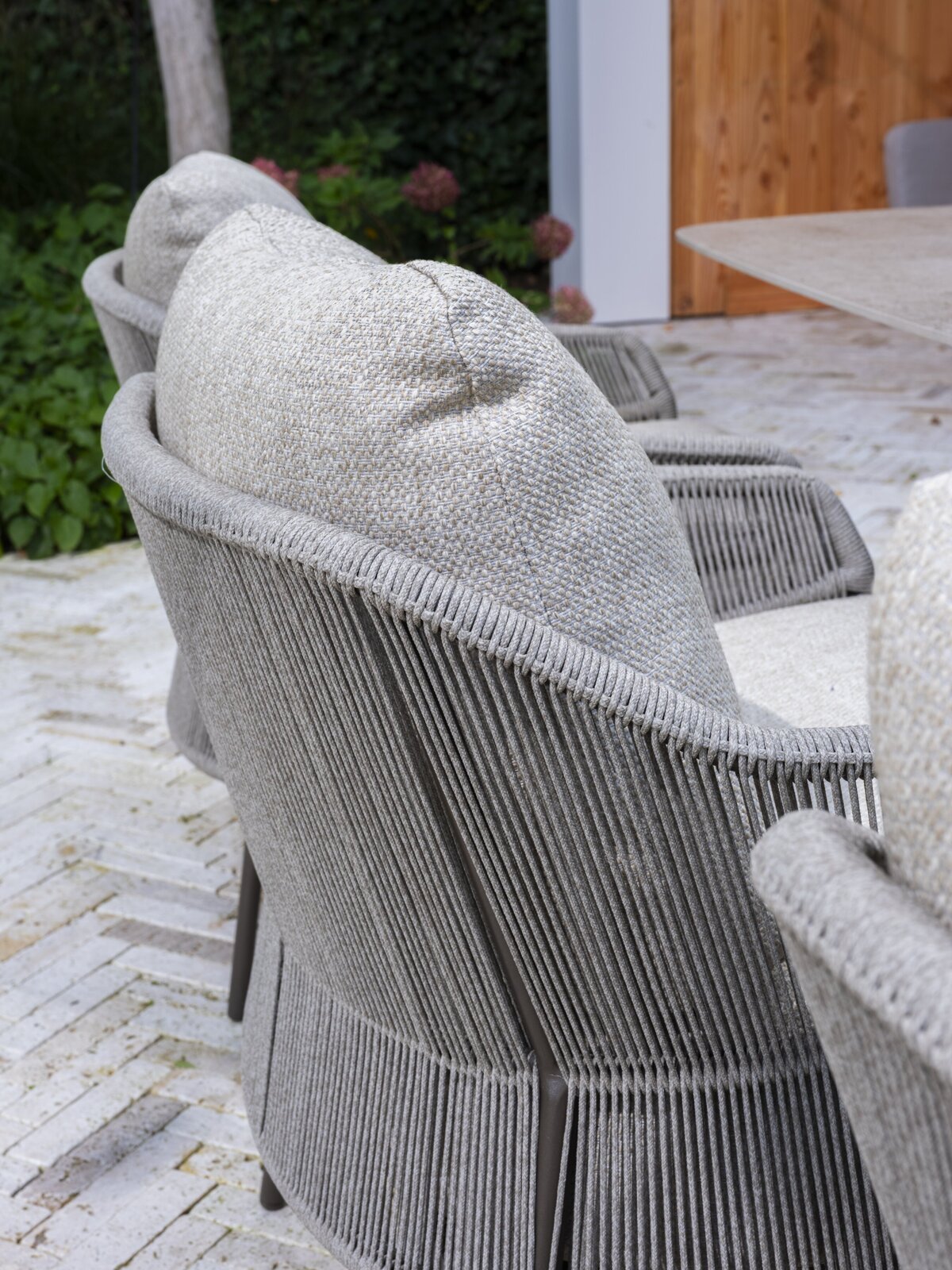 Florence low dining set terre with Nevada table - detail 01
