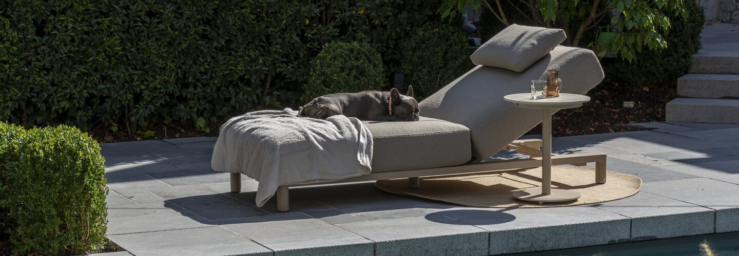 Madeira sunbed Latte with Boaz side table outdoor 02.jpg
