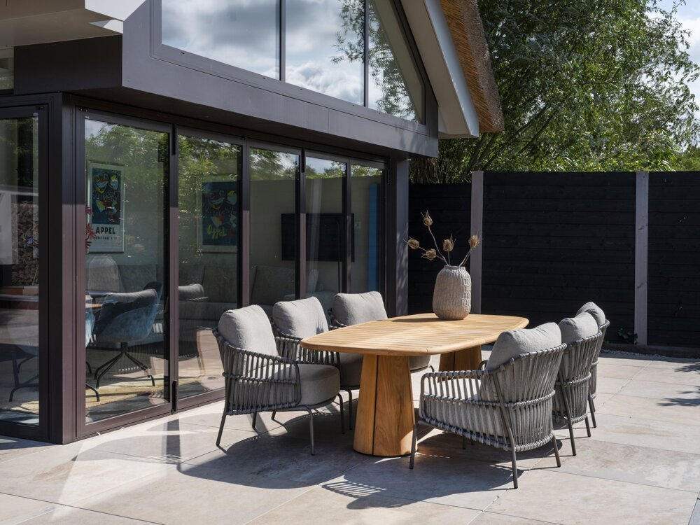 Capalbio low dining set with Capri barrel low dining table 240x100cm Teak outdoor 03.jpg