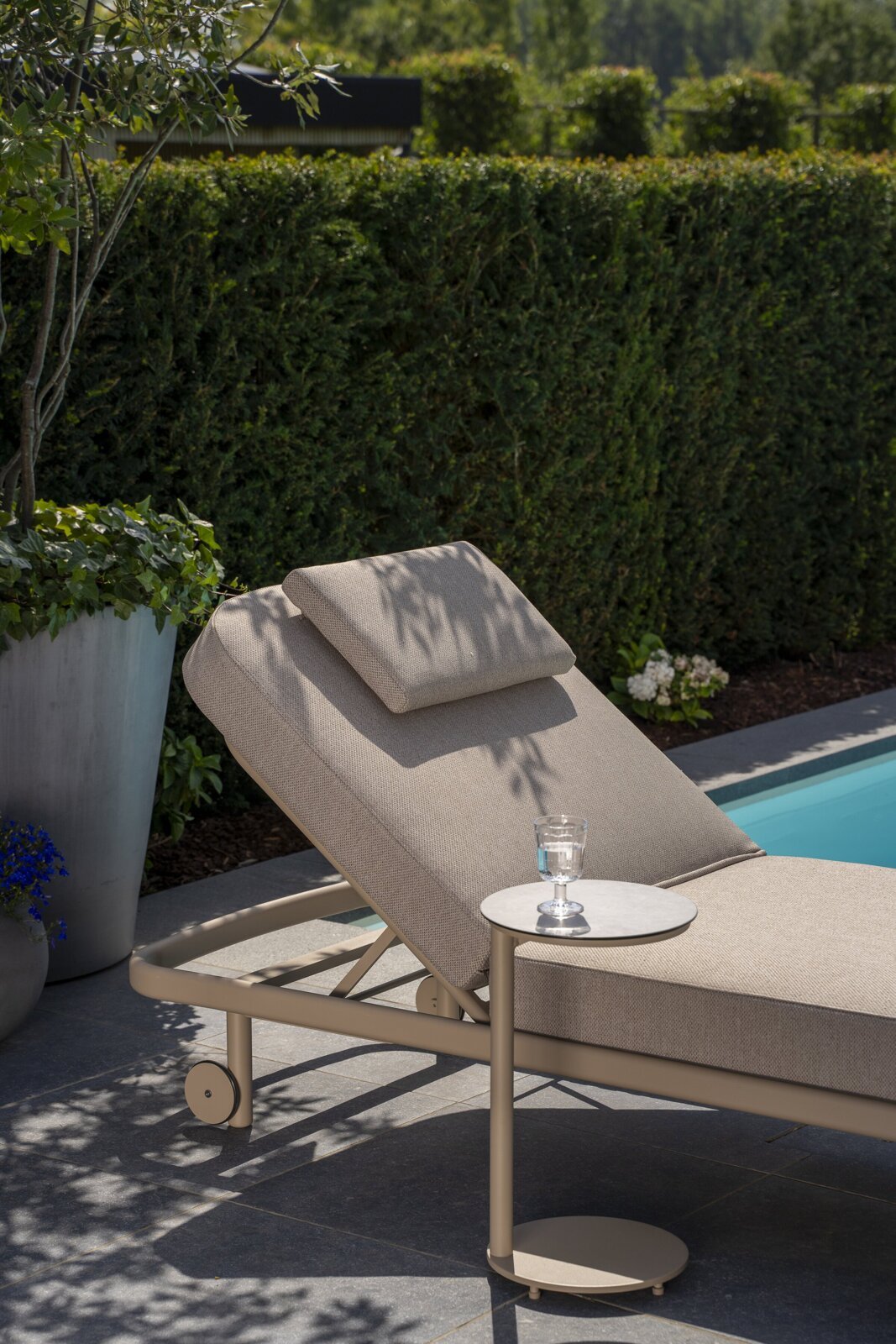 Milano sunbed latte - detail 01.jpg