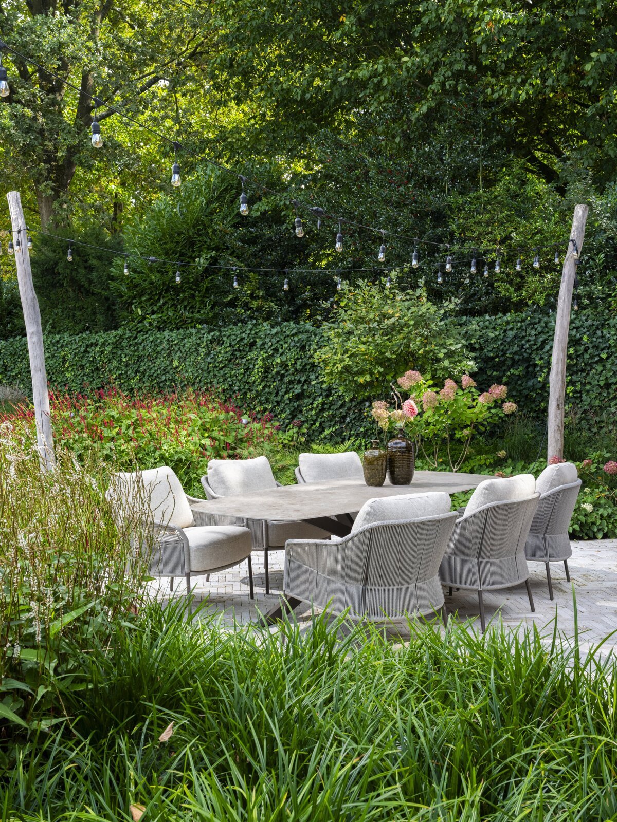 Florence low dining set terre with Nevada table 02 (1)