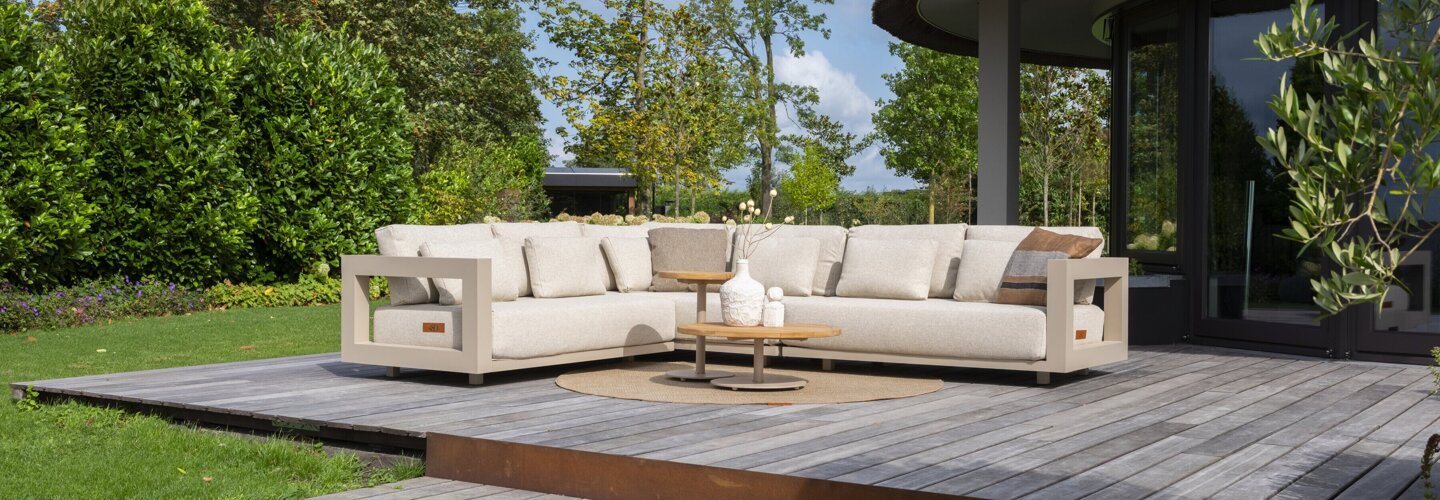 Metropolitan modular corner set Latte with Volta tables Latte outdoor 01 (1).jpg