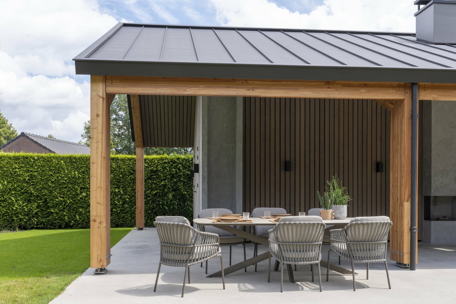 Capalbio dining set with Prado barrel table Terre and Ceramic top _02.jpg