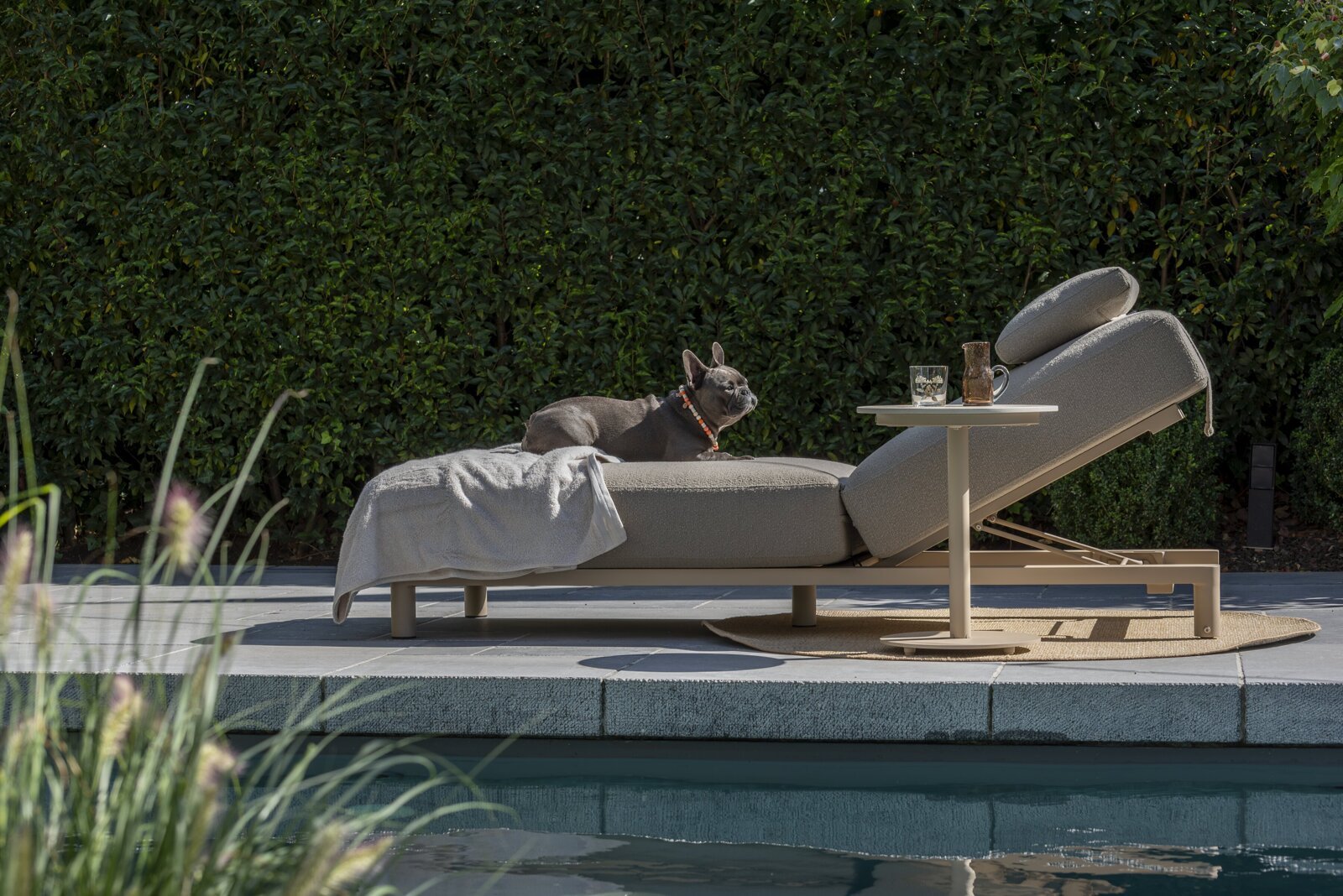 Madeira sunbed Latte with Boaz side table outdoor 05.jpg