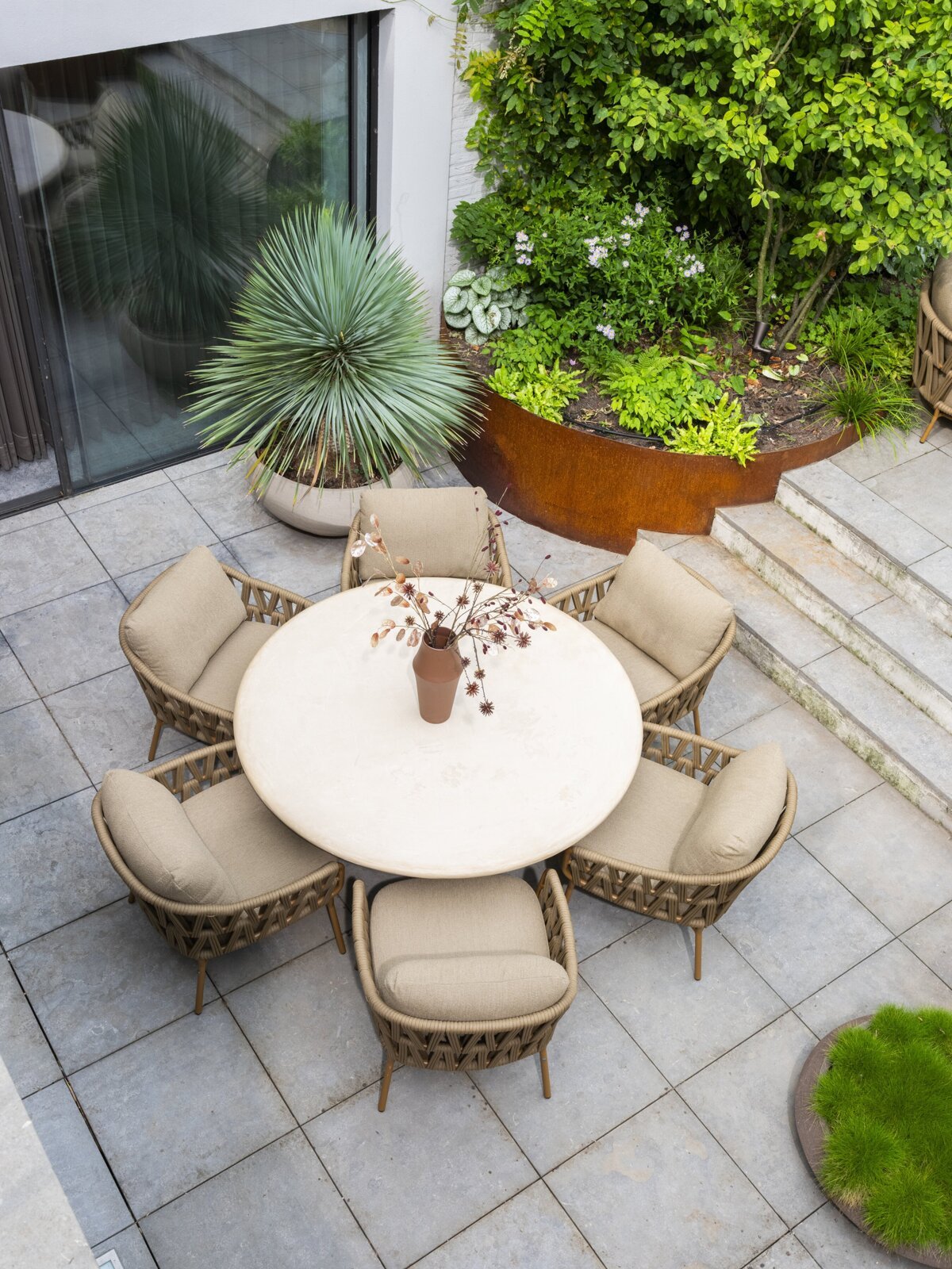 Biarritz low dining set with Hampton table 02.jpg