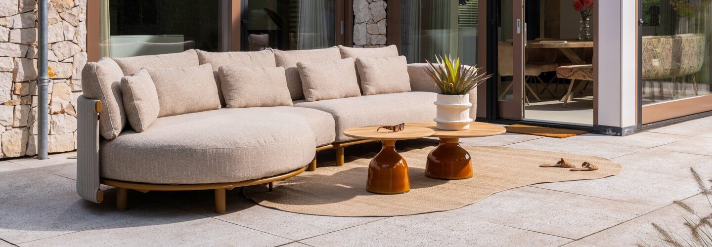 Safina loungeset with June tables 01.jpg